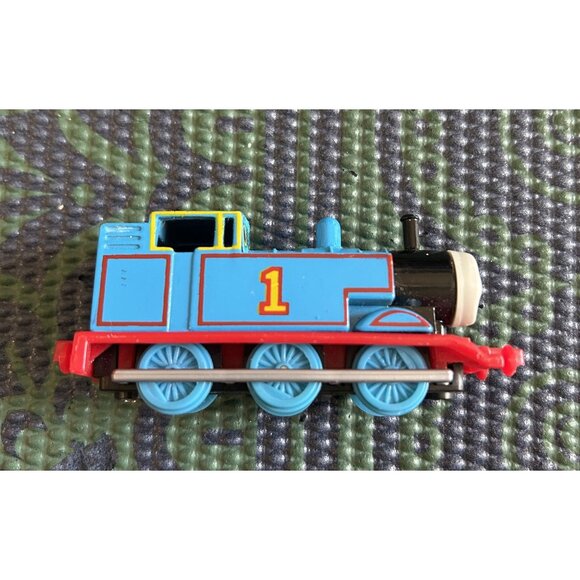 Vintage Thomas & Friends Ertl Die-Cast Train Set - Thomas Henry & Bertie The Bus - Picture 5 of 9